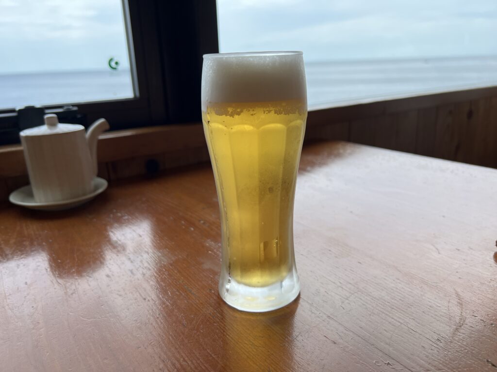 小田原の貝汁食堂の生ビール