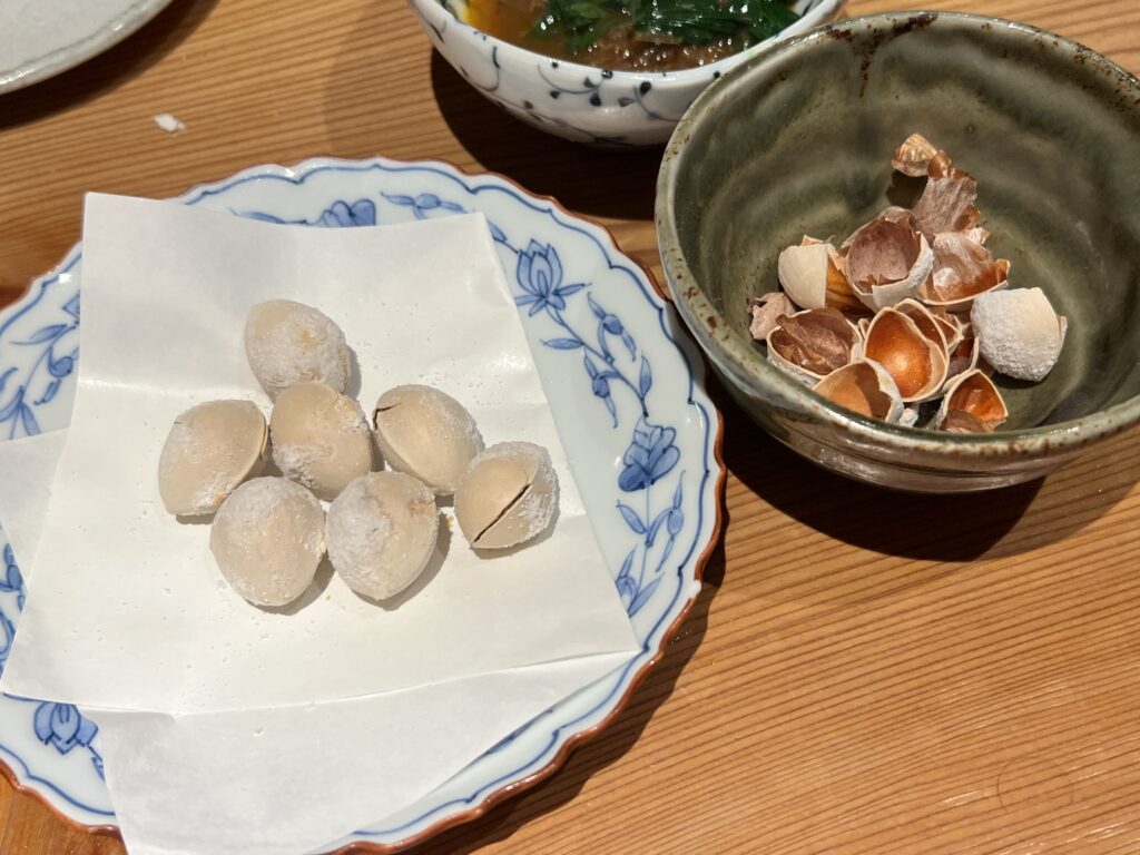 神泉（渋谷）蕎麦居酒屋はんさむの塩煎り銀杏