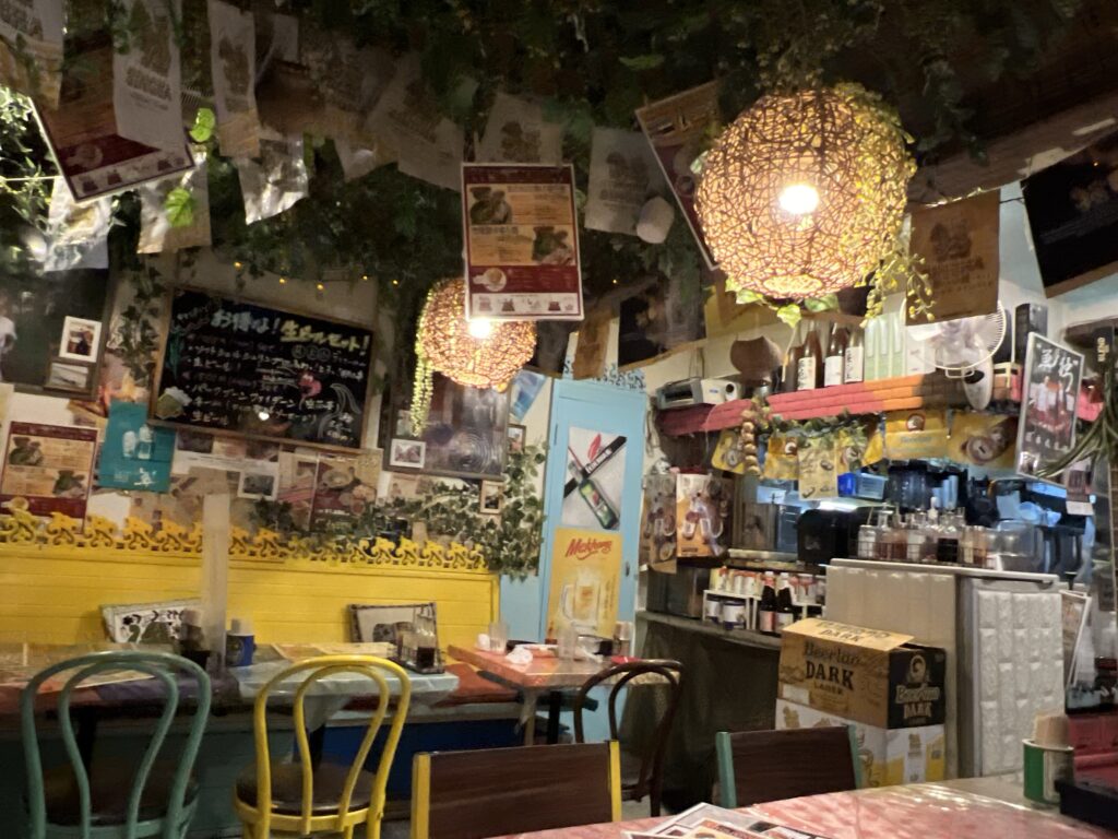 吉祥寺で一番香るタイ料理“クゥーチャイ”店内写真
