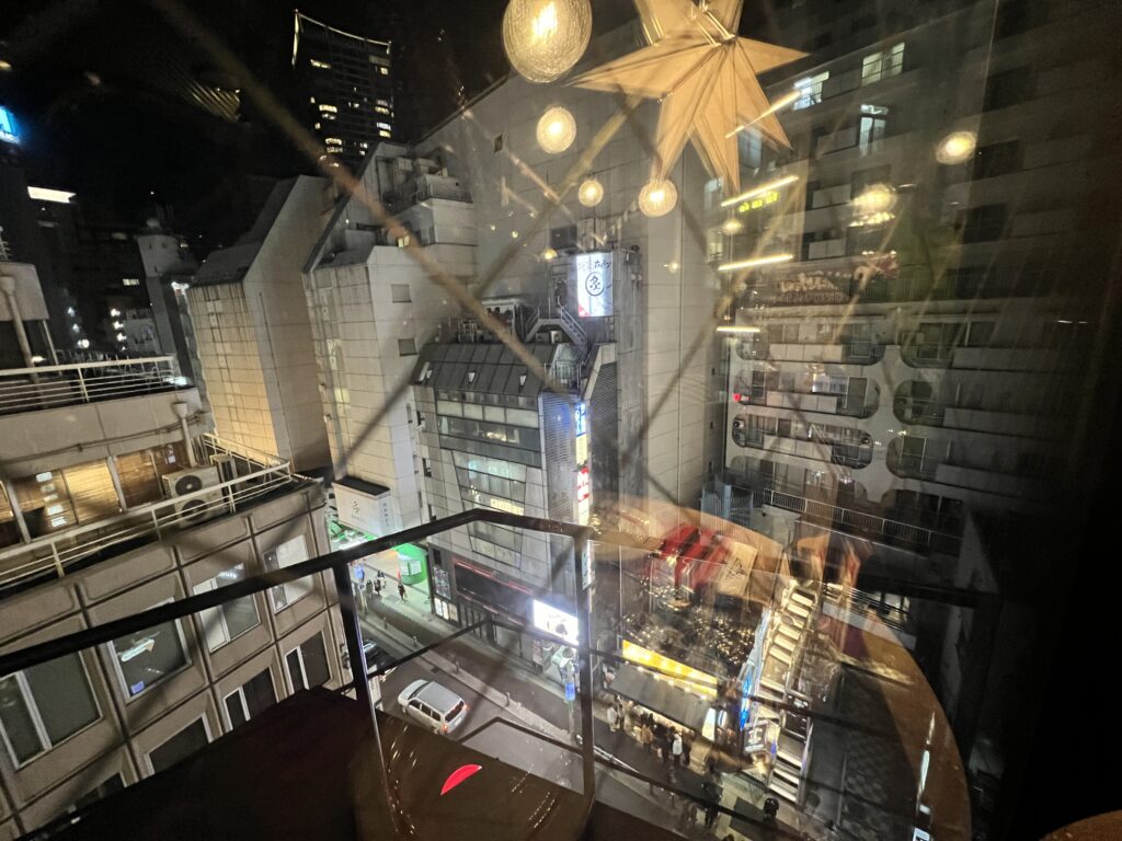シュラスコギャング（CHURRASCO GANG）渋谷店の窓から見える景色